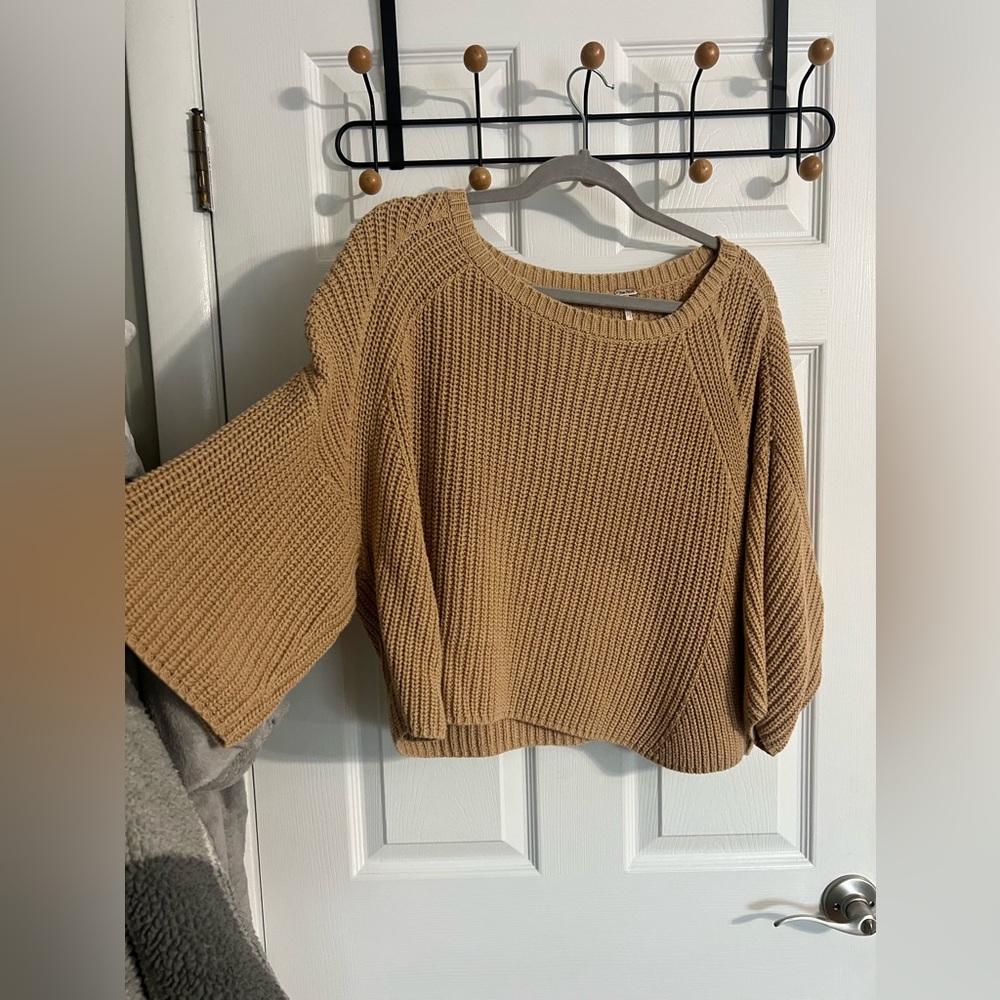 free People short sleeve sweater, Worn a couple times, size: XS runs big